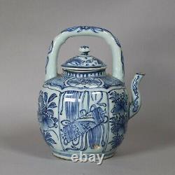 Chinese blue and white kraak wine pot and cover, Wanli (1573 1619)