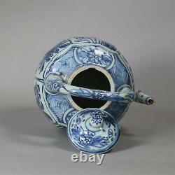 Chinese blue and white kraak wine pot and cover, Wanli (1573 1619)