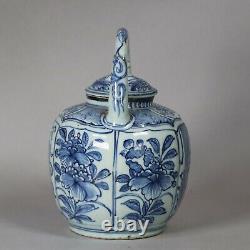 Chinese blue and white kraak wine pot and cover, Wanli (1573 1619)