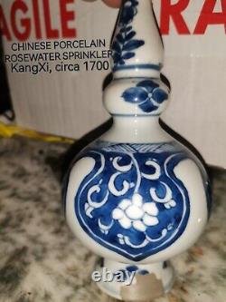 Chinese blue and white rosewater sprinkler. Kangxi (1662-1722)