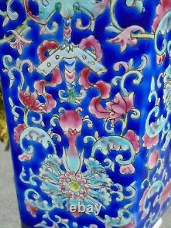 Chinese famille rose hand painted porcelain spice jar with lid beautiful paintin