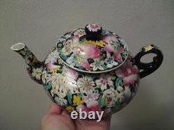 Chinese famille rose noire millefleur porcelain teapot Republic period