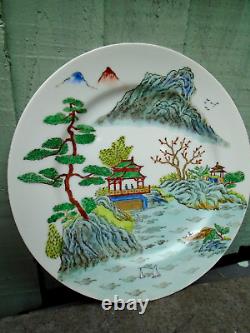 Chinese hand painted porcelain plate signed to rear