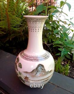 Chinese republic porcelain vase hand painted signed to base