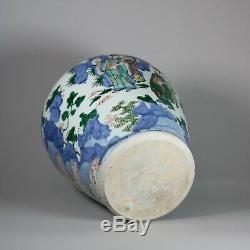 Chinese wucai baluster vase, Shunzi, (1644-1661)
