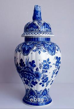 Delft Ginger Jar Foo Dog Covered Vase 17.7 Inches Hand Painted Excellent