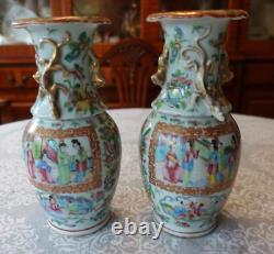 Exceptional 19th Cent. Chinese Porcelain Famille Verte Pair Vases Urns (484)