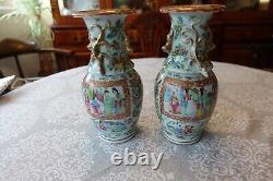 Exceptional 19th Cent. Chinese Porcelain Famille Verte Pair Vases Urns (484)