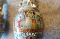 Exceptional 19th Cent. Chinese Porcelain Famille Verte Pair Vases Urns (484)