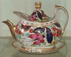 Exquiste 18th C Hand Painted Porcelain Teapot & Stand by Worcester Flight & Barr