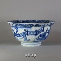 Fine Chinese blue and white klapmuts bowl, Kangxi (1662-1722)