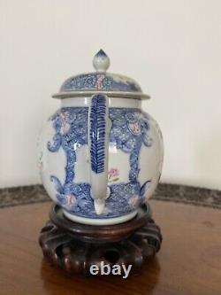 Good 18th Century Chinese Porcelain Teapot Qianlong 1736-1795. GENUINE ANTIQUE