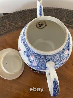 Good 18th Century Chinese Porcelain Teapot Qianlong 1736-1795. GENUINE ANTIQUE