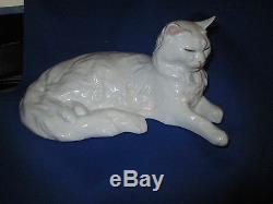 HEREND HUNGARY PORCELAIN HANDPAINTED RESTING CAT FIGURINE large