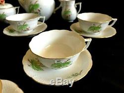 HEREND PORCELAIN HANDPAINTED TEA SET FOR 6 PERSONS WITH ROSEHIP PATTERN (17pcs.)