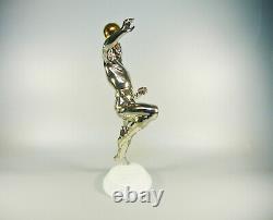 Herend, Platinum Football Soccer Player, Handpainted Porcelain Figurine! (h032)