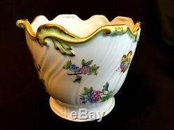 Herend Porcelain Handpainted Queen Victoria Cachepot 7227/vbo