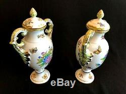 Herend Porcelain Handpainted Queen Victoria Pair Of Vase With LID 6690/vbo