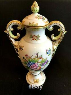 Herend Porcelain Handpainted Queen Victoria Pair Of Vase With LID 6690/vbo
