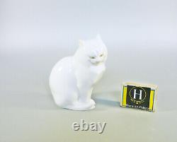 Herend, White Cat Sitting 4.7, Handpainted Porcelain Figurine! (j021)