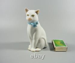 Herend, White Cat With A Butterfly Bow, Handpainted Porcelain Figurine! (i132)