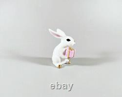 Herend, White Rabbit Holding A Gift Box, Handpainted Porcelain Figurine! (k003)