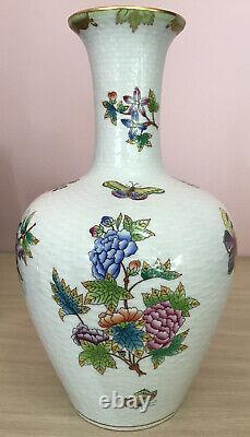 Herend'victoria' Vase, 11 Inches Tall. 6186