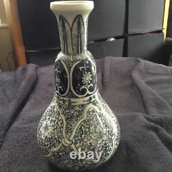 Hongwu Style Gourd Shaped, Hand painted, Porcelain medallion vase