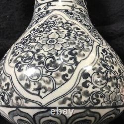 Hongwu Style Gourd Shaped, Hand painted, Porcelain medallion vase