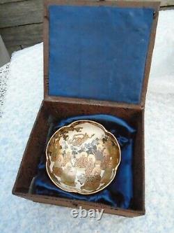 Japanese hand painted porcelain bowl gold gilt faces meiji period with box