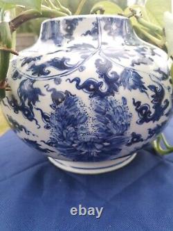 Kangxi Period (1662-1722) Chinese Blue And White Gourd Vase With Peony Flowers