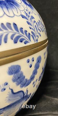 Large Lidded Porcelain Blue & White Bowl Centrepiece Oriental 29cm Hand painted