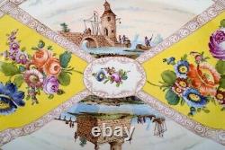 Large antique Meissen serving dish in hand-painted porcelain. 19th C
