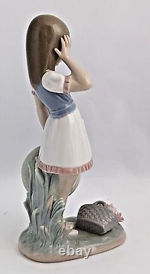 Lladro 1285 Dropping the Flowers Vintage Porcelain Figurine (Retired)