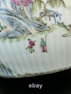 Lovely Chinese Antique Porcelain tea pot. Absolutely stunning no. Damage