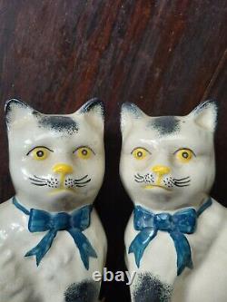 Lovely Pair Staffordshire porcelain figurine mantel cats, hand painted