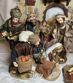 Members Mark Hand Painted 13 Piece Porcelain Nativity Set 2007 In Original Box