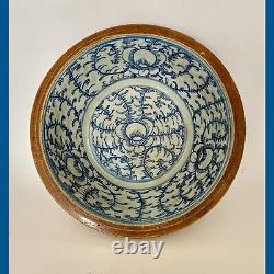 Qing 18th Century Chinese Hand Painted Batavian Porcelain Wash Dish 23cm Dia