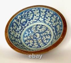 Qing 18th Century Chinese Hand Painted Batavian Porcelain Wash Dish 23cm Dia