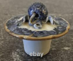 RARE antique CHINESE EXPORT porcelain SQUID finial LID for TEA CADDY