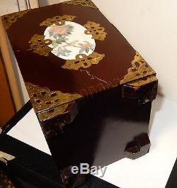 Rare Chinese White Porcelain Hand Painted Geisha Girl Wood Jewelry Box