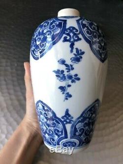 Relist Chinese Kangxi Period Blue & White Floral Ovoid Jar with wooden lid