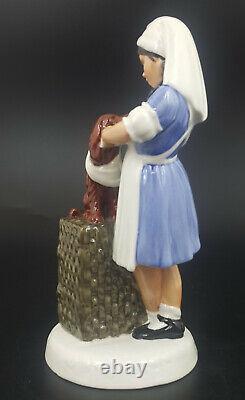 Royal Doulton Figurine Childhood Days It Won't Hurt HN2963