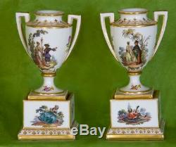 Royal Vienna (Bindenschild) Hand-Painted Porcelain Pair of Vases Urns 1749-1770