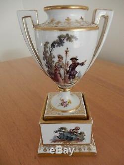 Royal Vienna (Bindenschild) Hand-Painted Porcelain Pair of Vases Urns 1749-1770