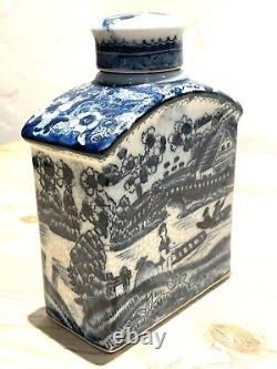 Vintage Blue & White Chinese lidded Tea Caddy. Porcelain. C 1950