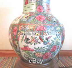 Vintage Chinese Oriental Intricate Hand Painted Crackle Porcelain Table Lamp
