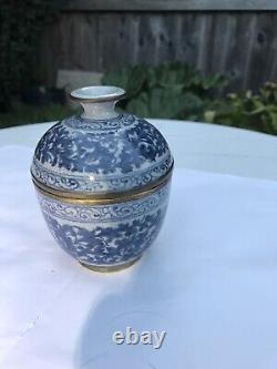 XRare 1915-16 CHINESE BLUE WHITE TEA BOWL CRACKLE GLAZE MARKED AT BASE EXCELLENT